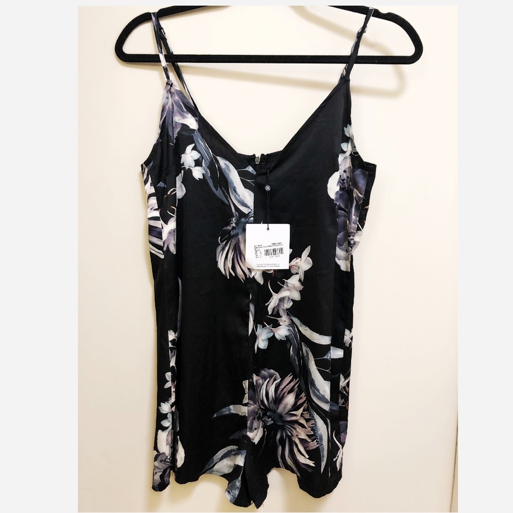 Missguided floral satin playsuit - Picture 2 of 3